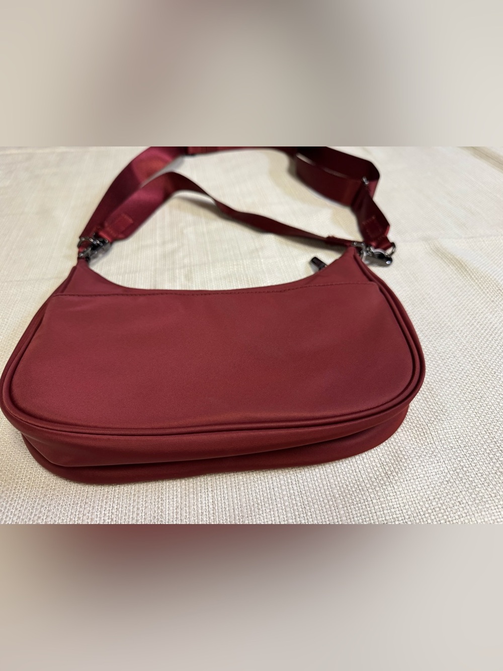 Lululemon NWOT City Essentials Small Shoulder Bag 3L, Rockwood Rust - Picture 5 of 10